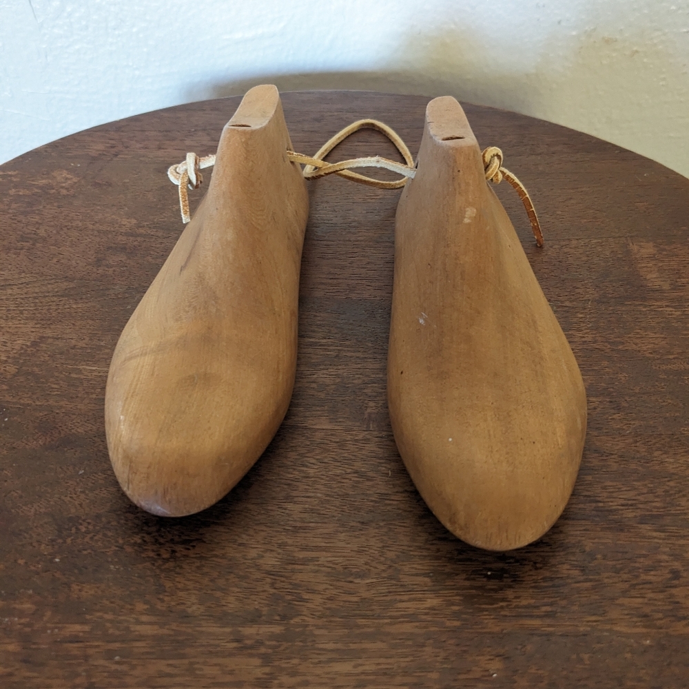 Child size wooden shoe stretchers